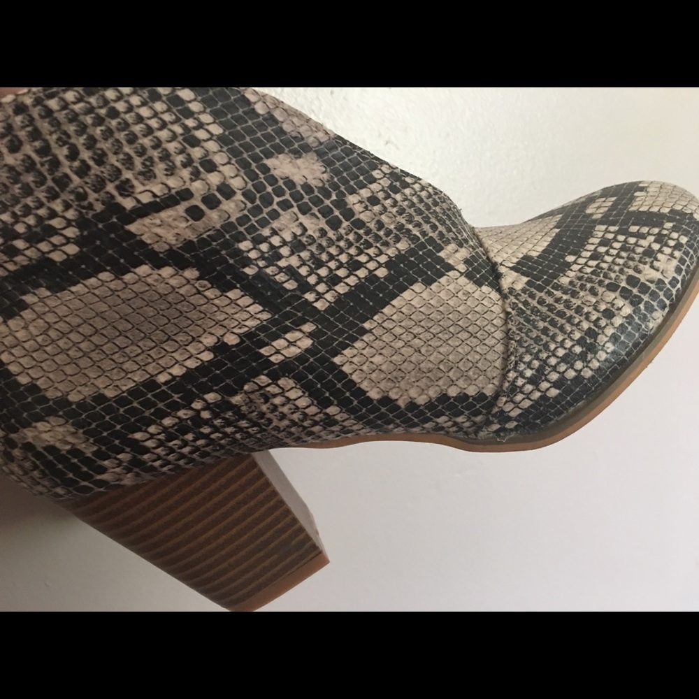 Python print stacks with peekaboo!
